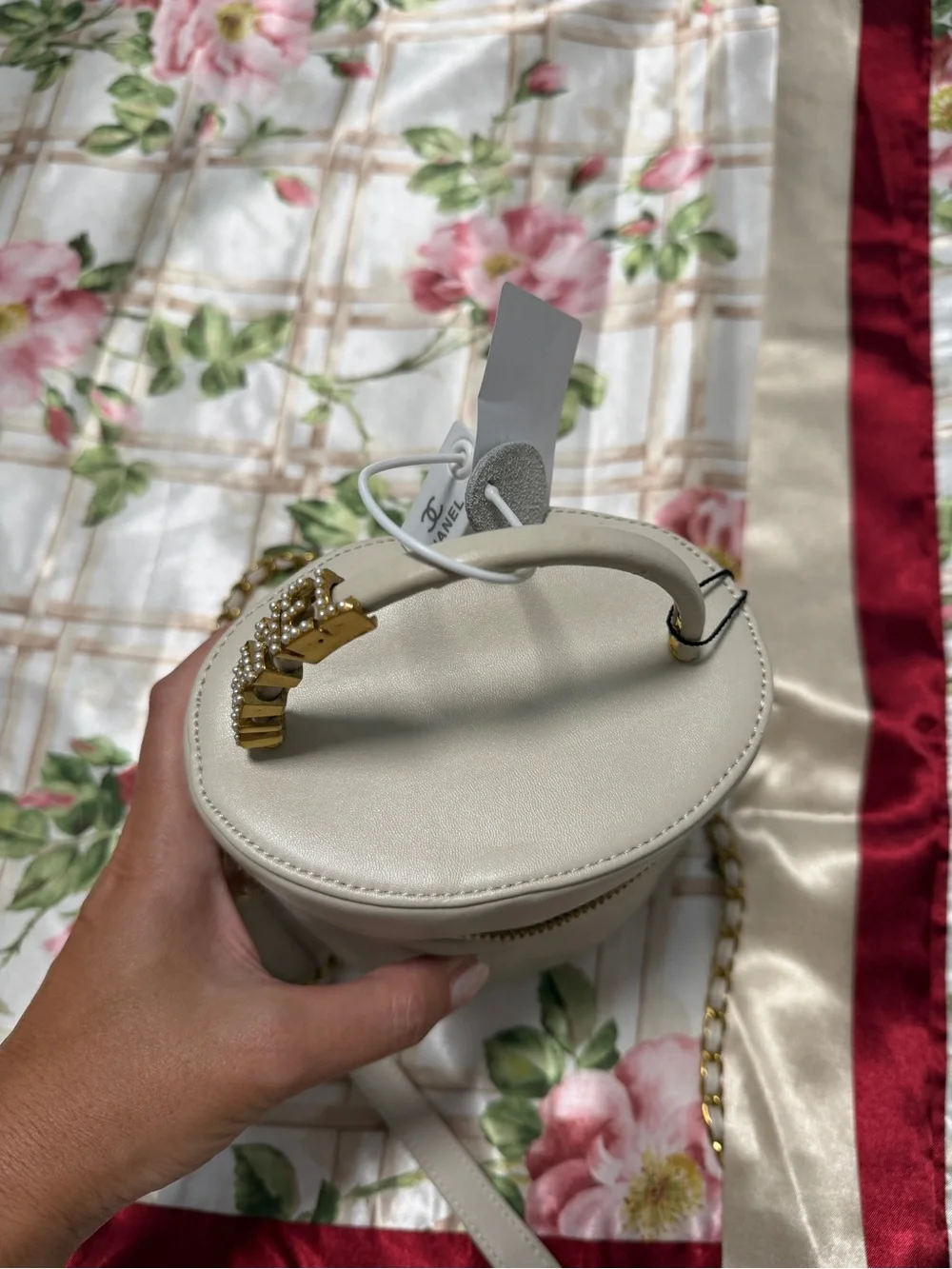 Saks Fifth Avenue Cream Quilted Mini Bucket Bag with Gold Hardware - Picture 8 of 8